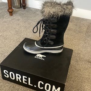 sorel boots with the fur size 9
